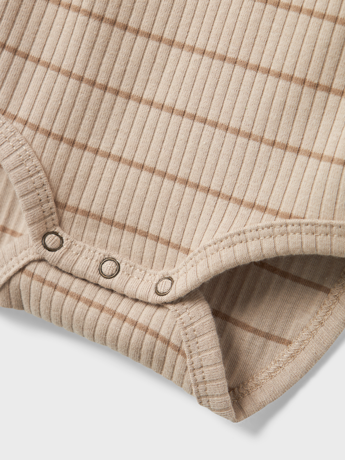 model_shot-front_full