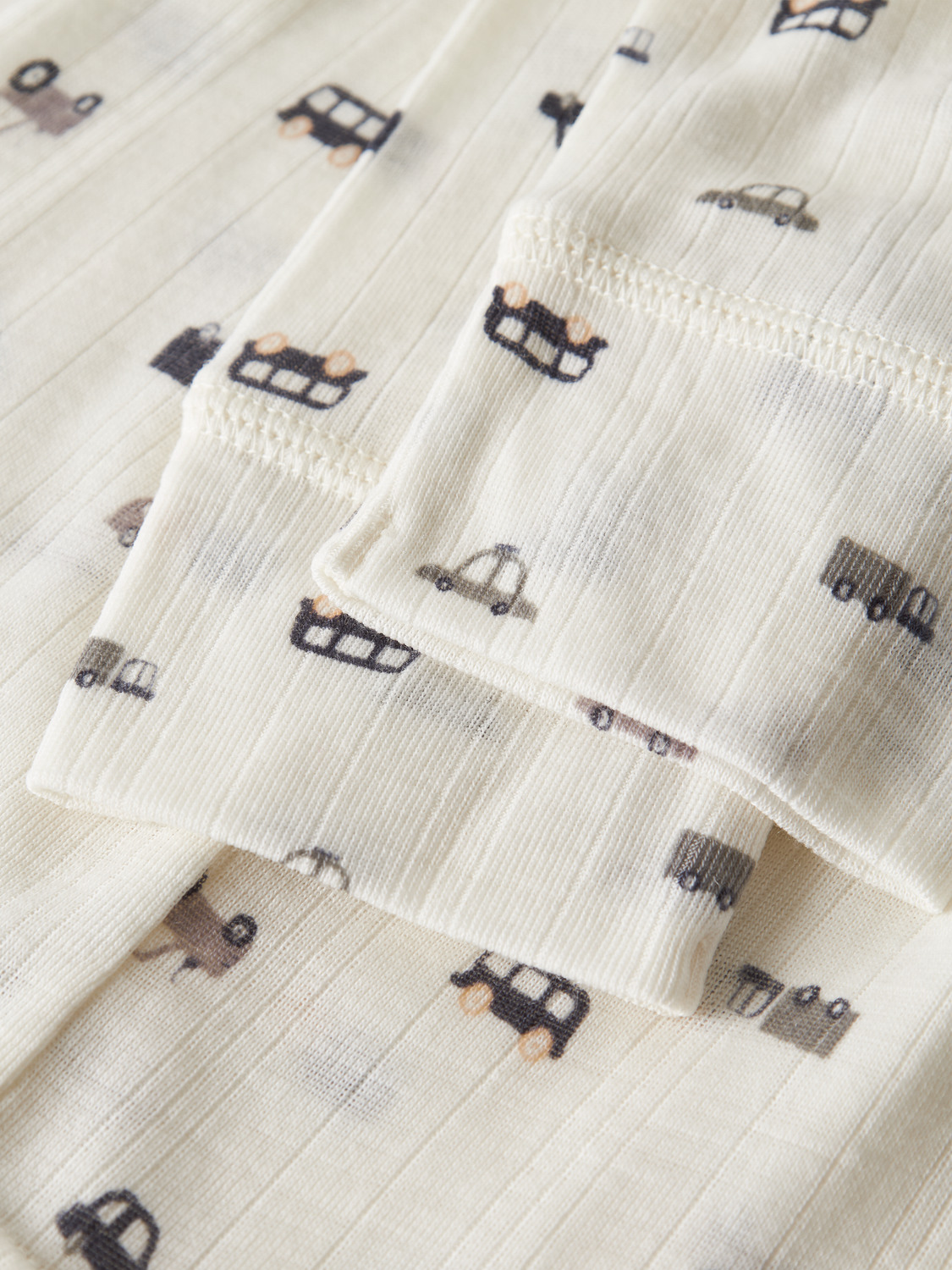 model_shot-front_full