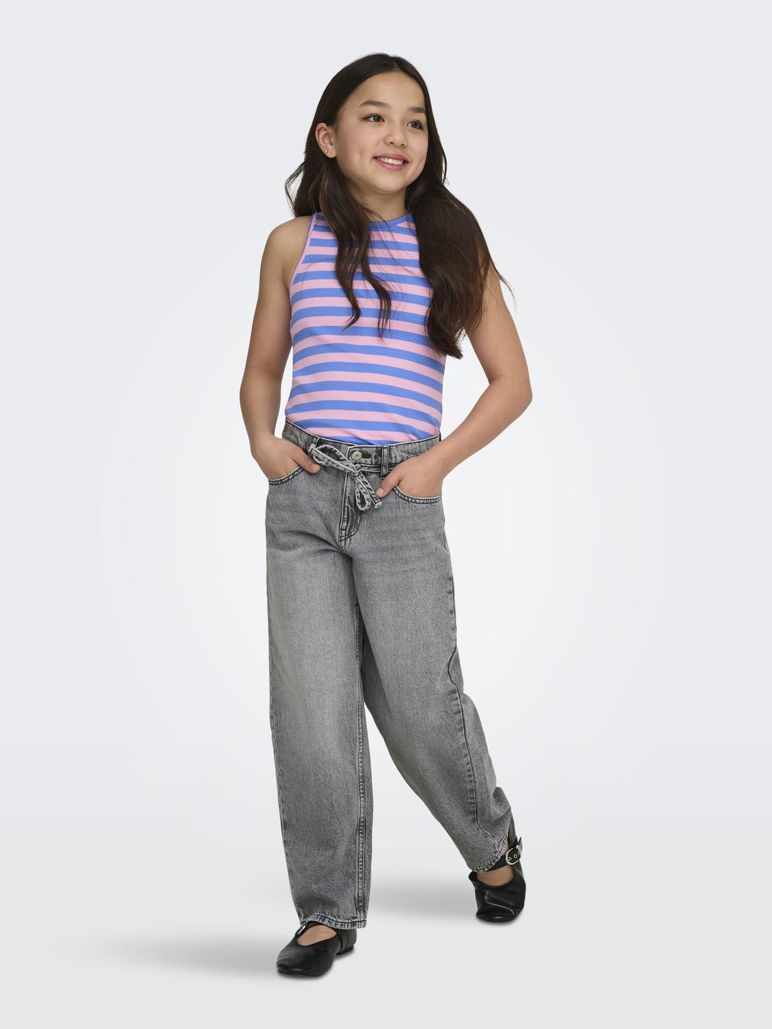 model_shot-front_full