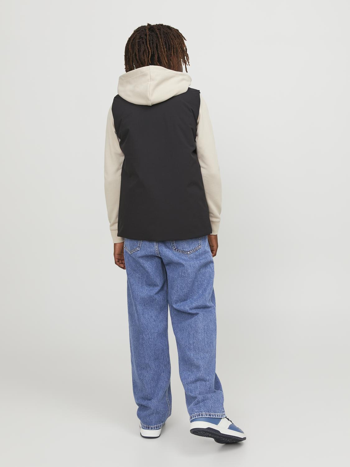 model_shot-back