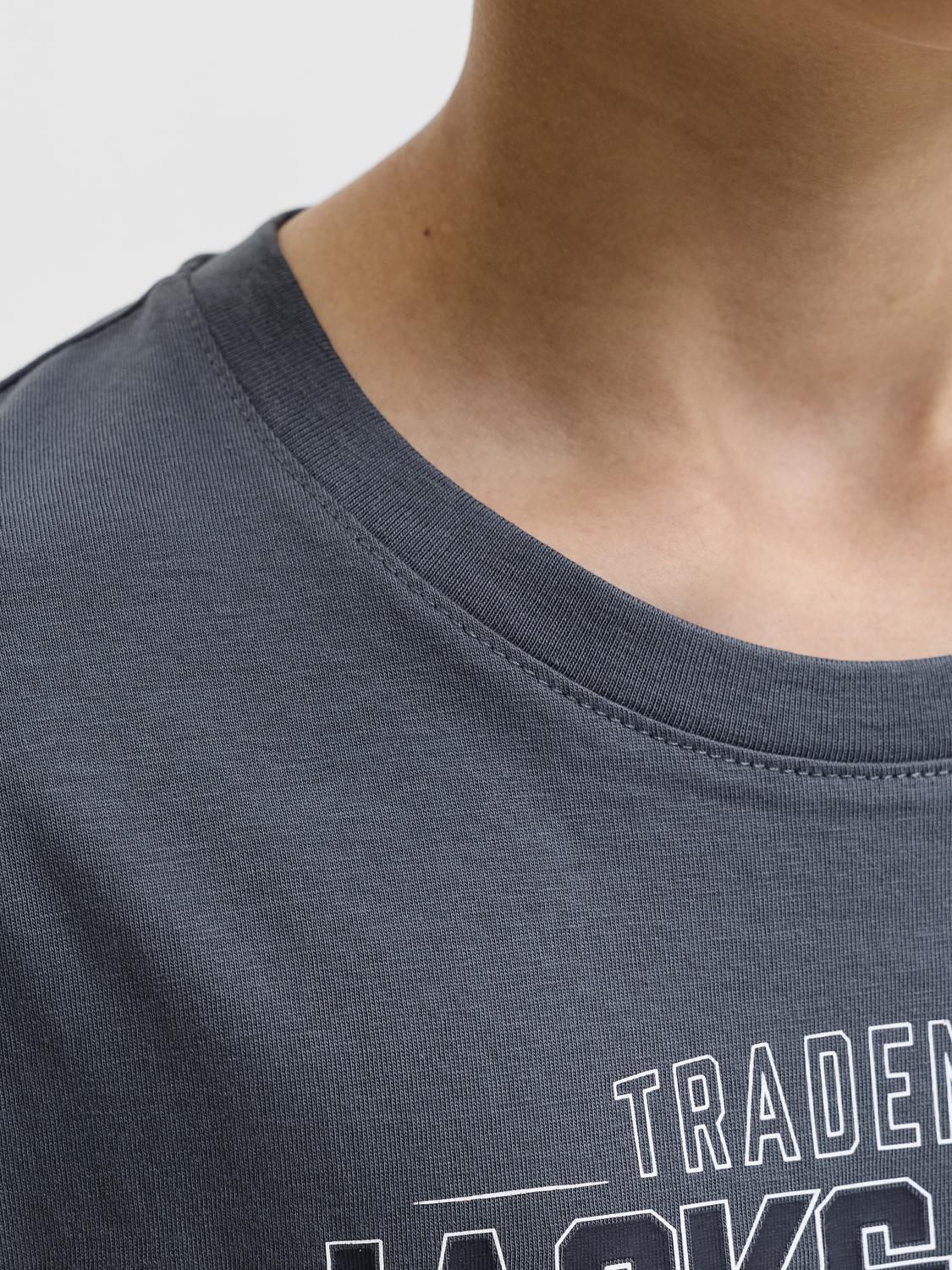model_shot-detail