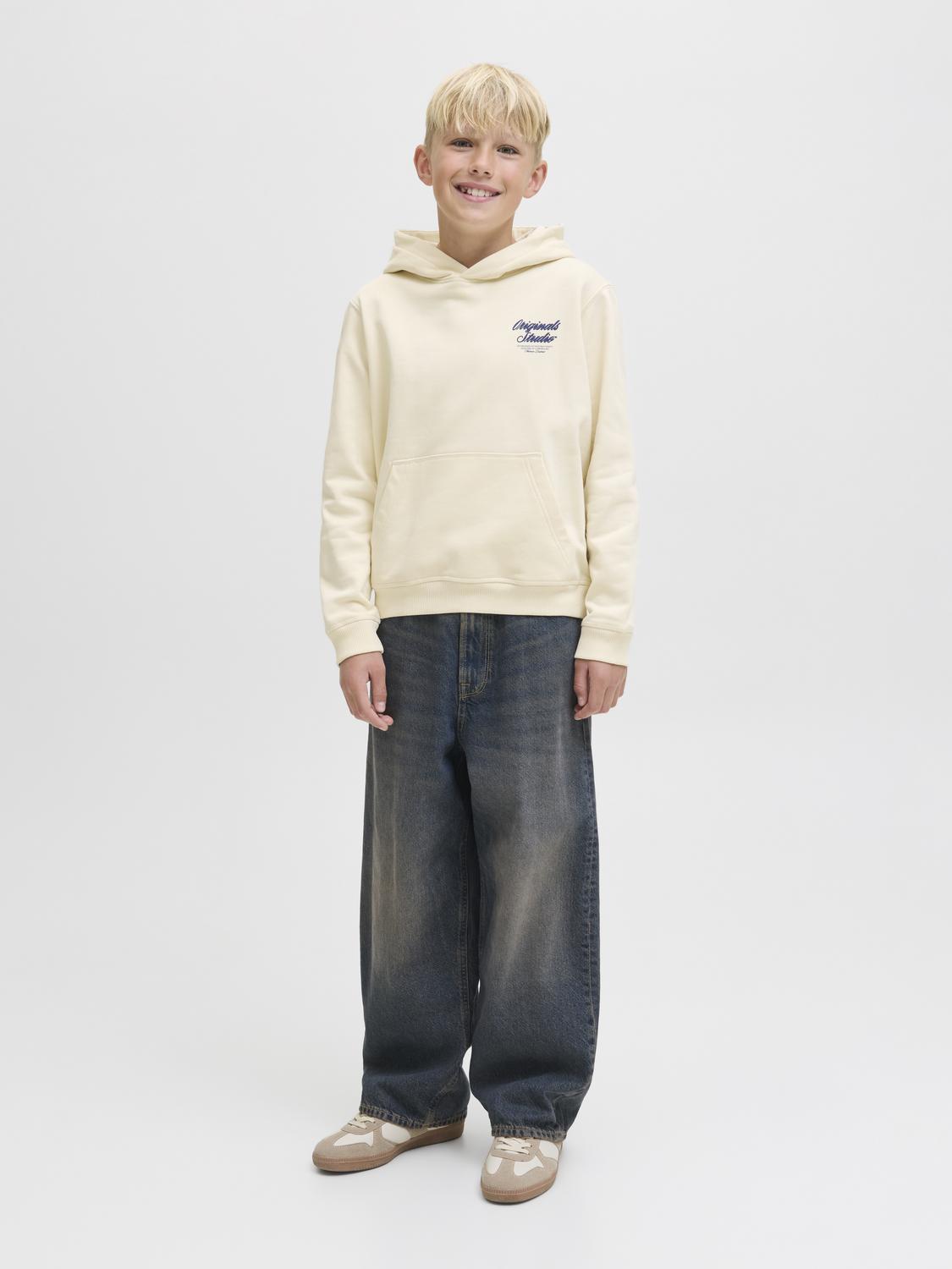 model_shot-front_full