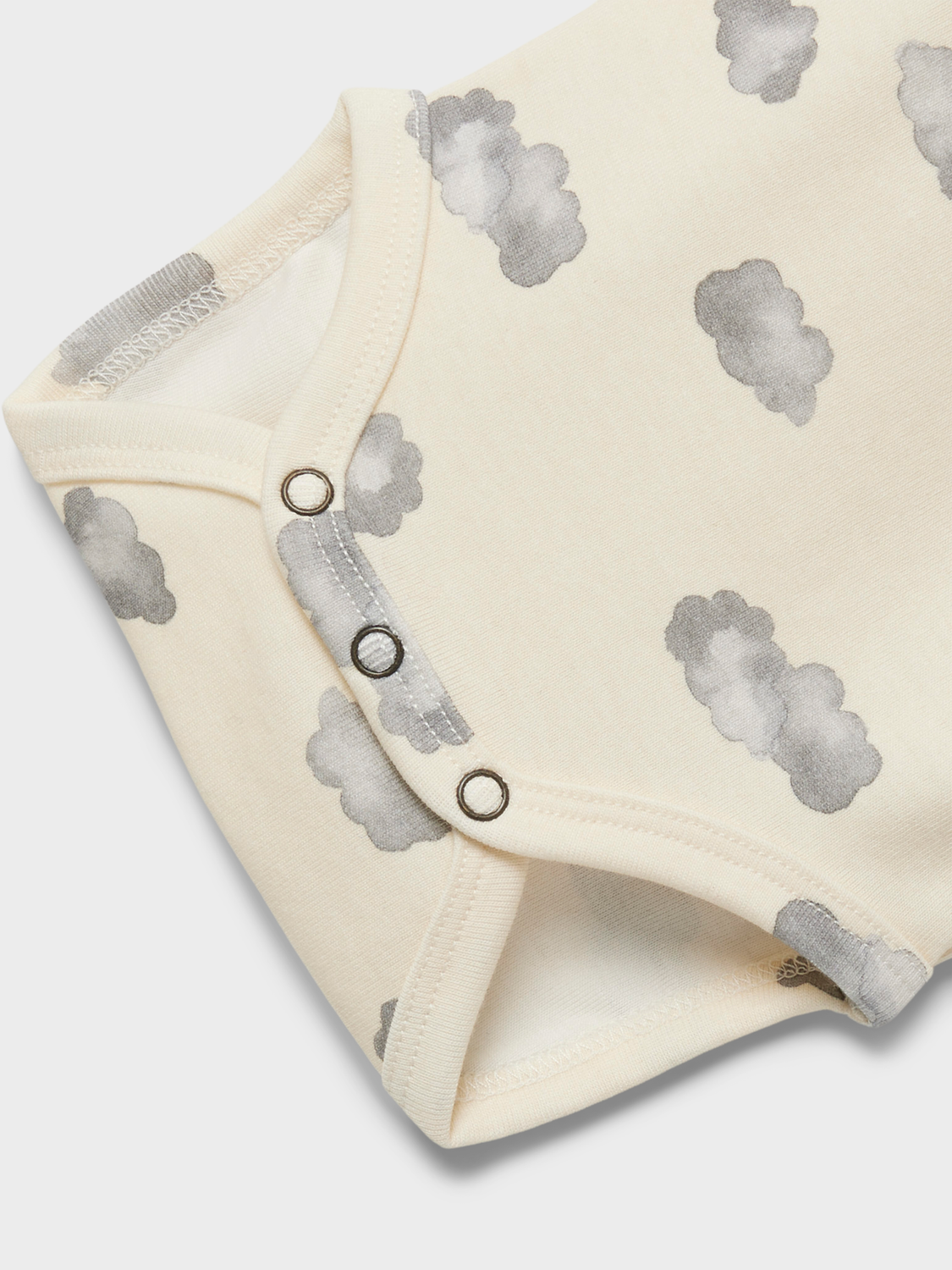 model_shot-front_full