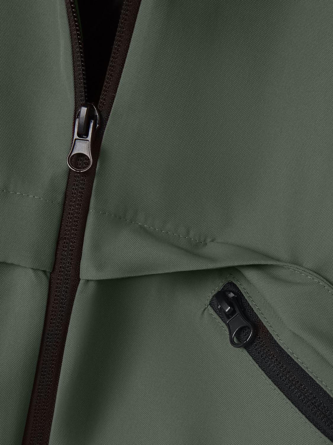 model_shot-front_full