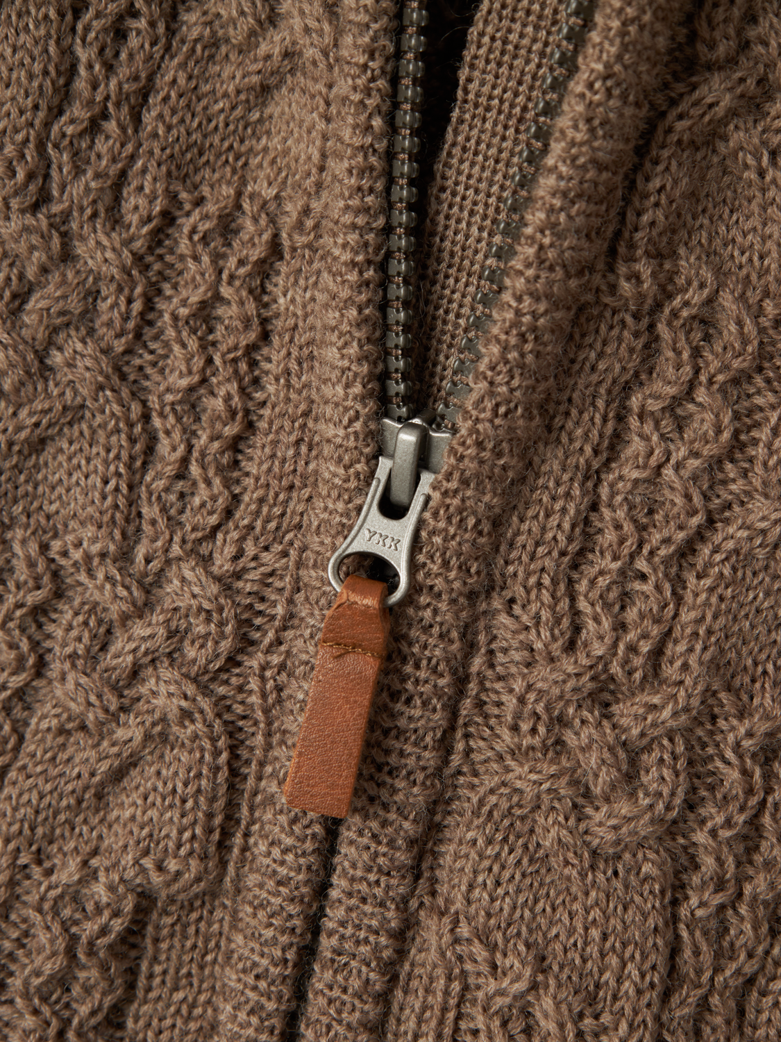 model_shot-front_full