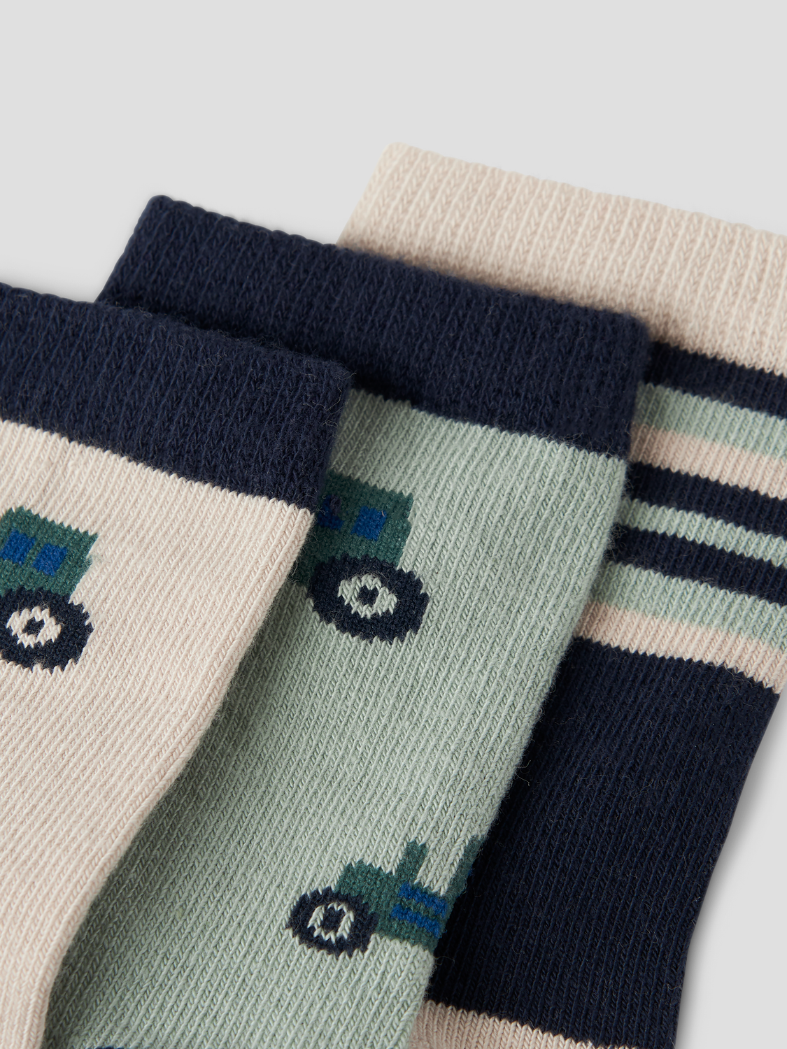 model_shot-front_full