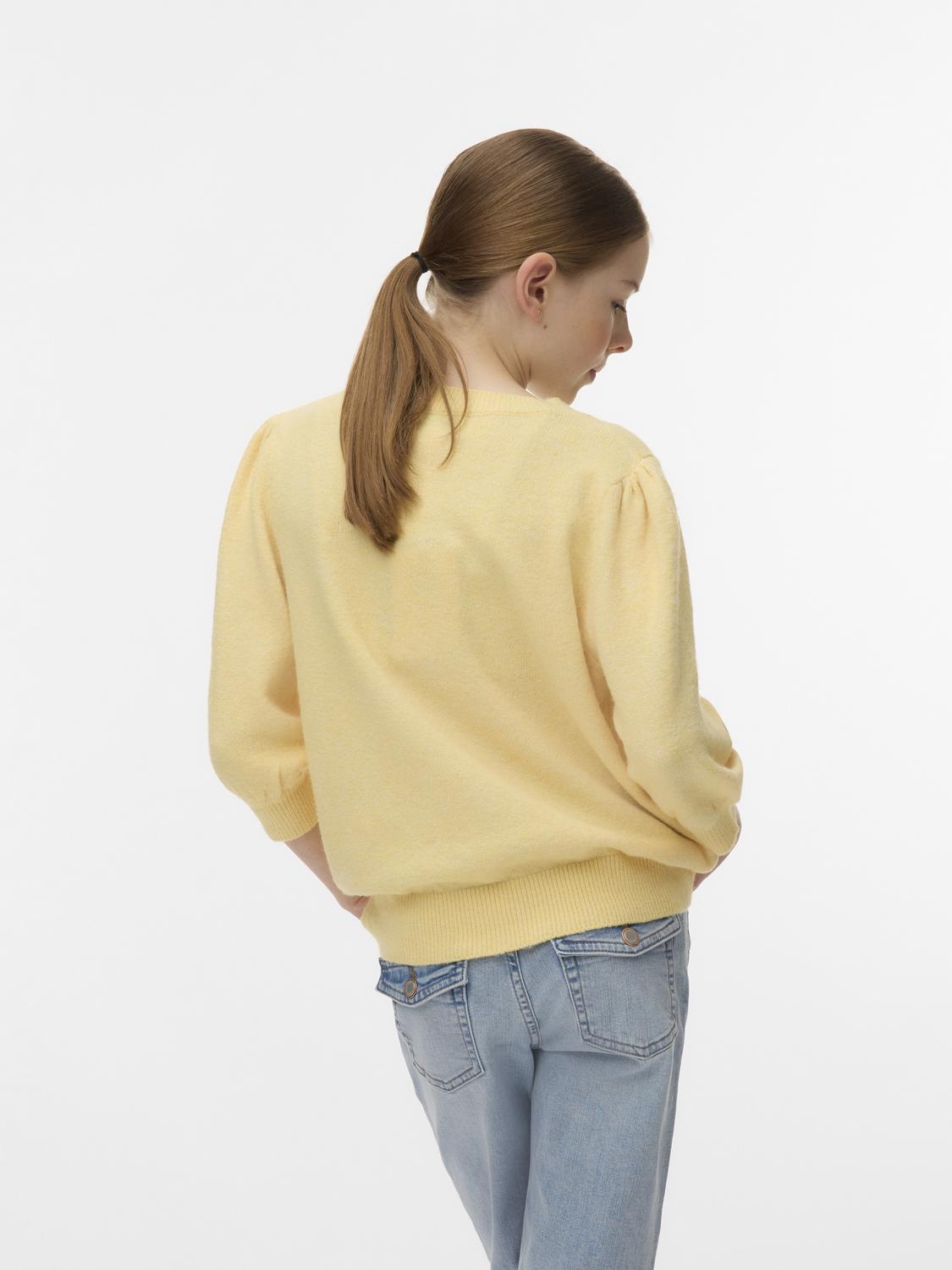 model_shot-back
