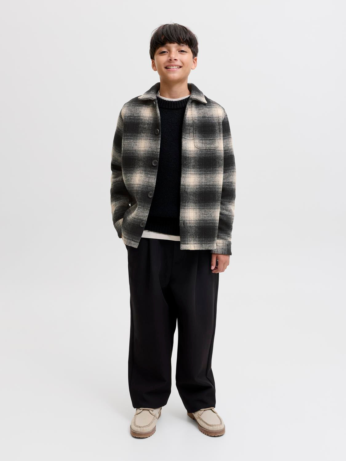 model_shot-front_full