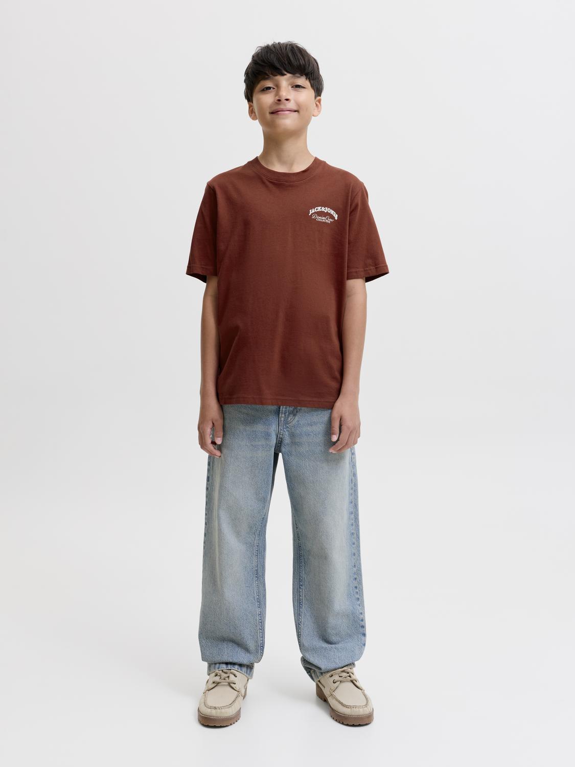 model_shot-front_full