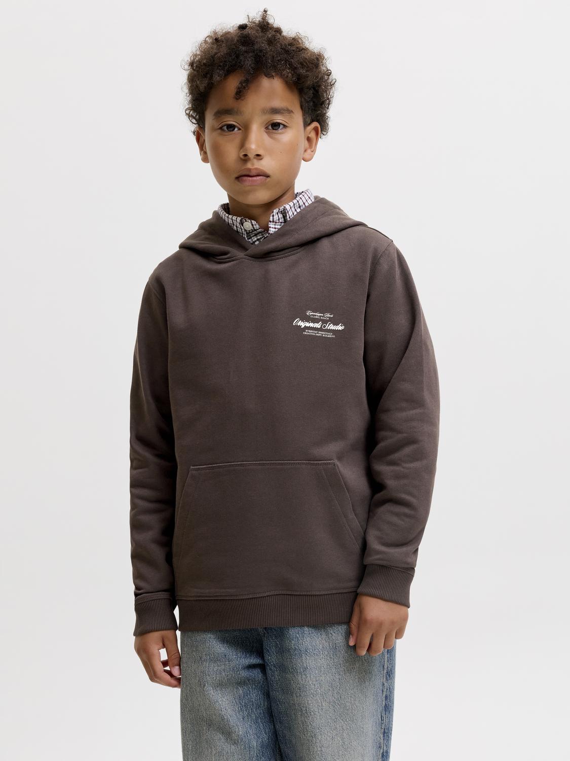 model_shot-front