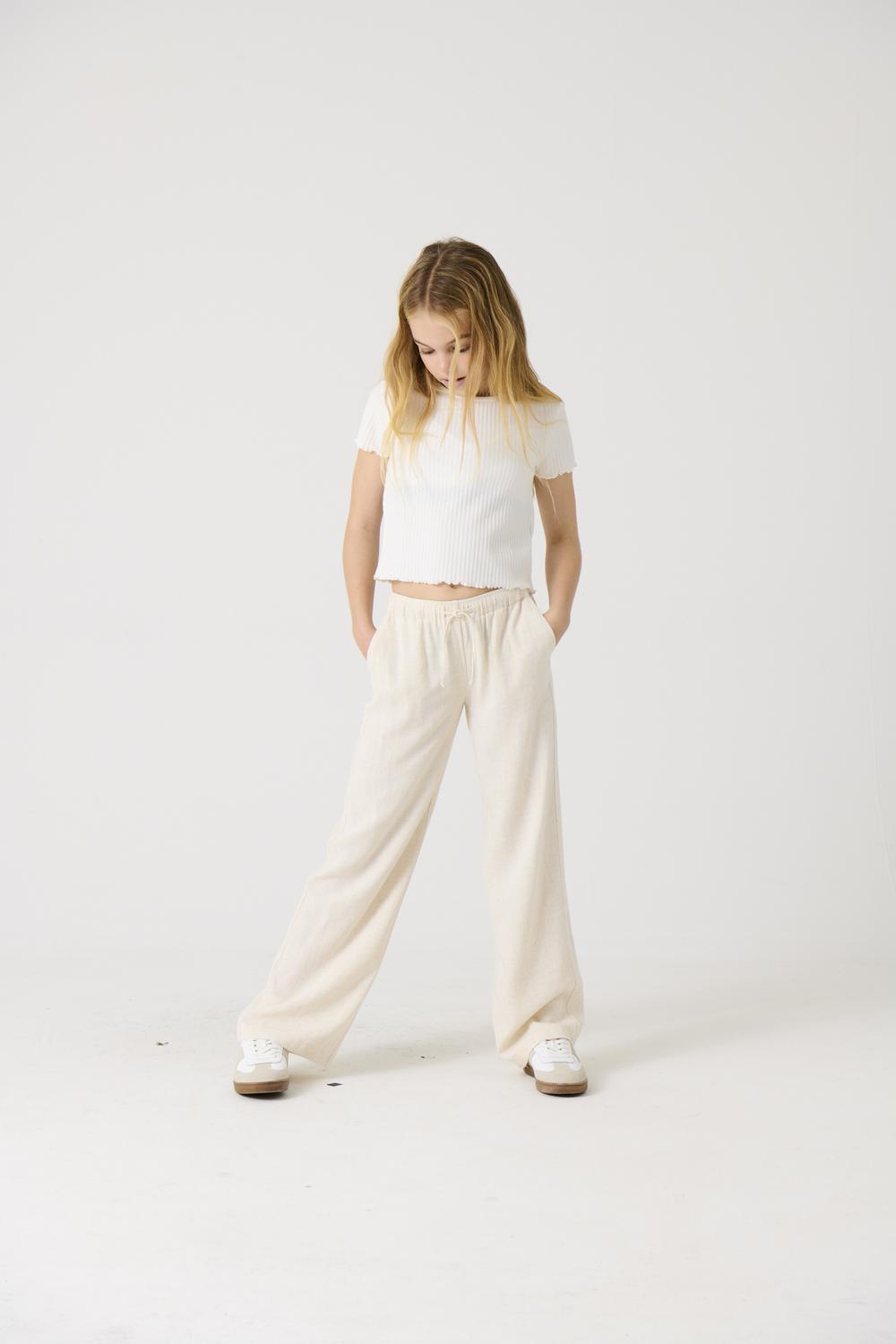 model_shot-front
