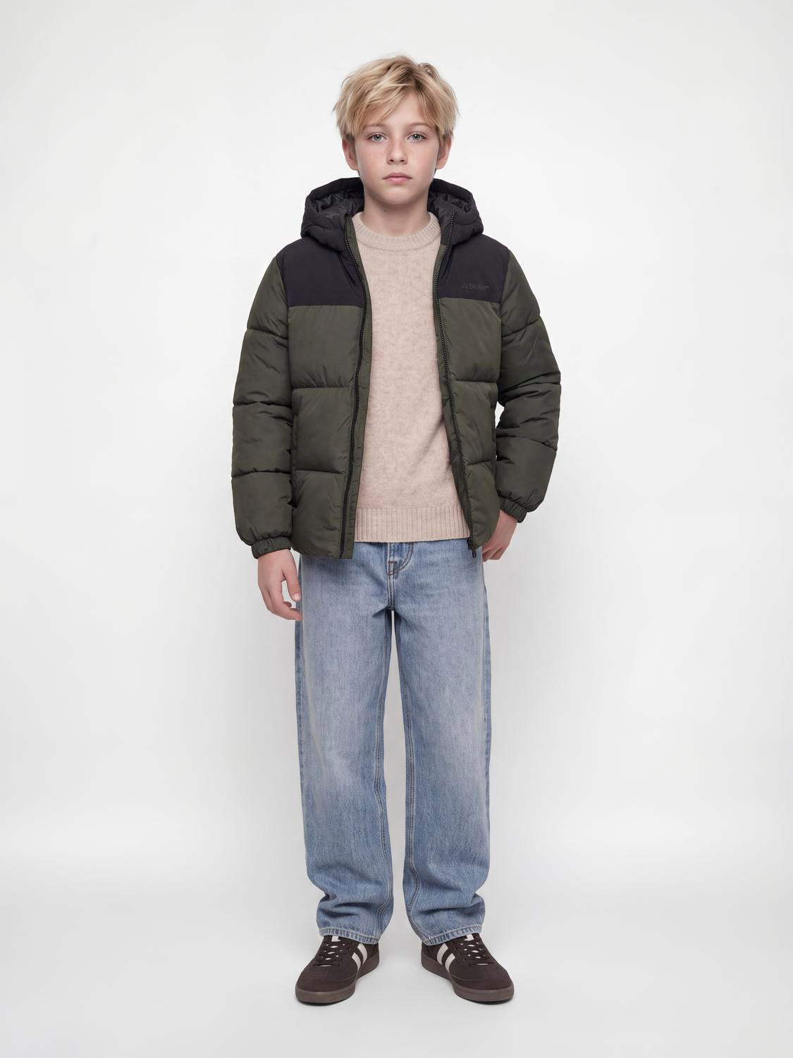 model_shot-front_full