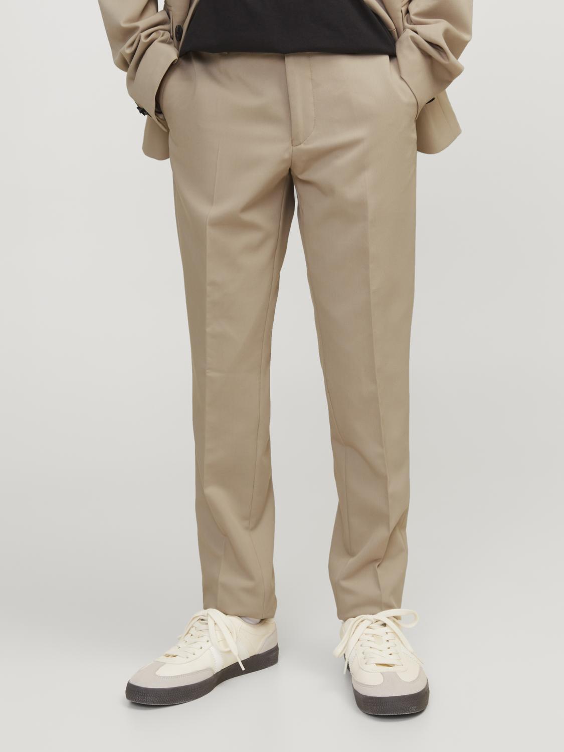 model_shot-front