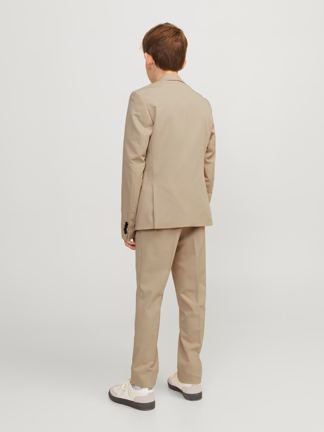 model_shot-back