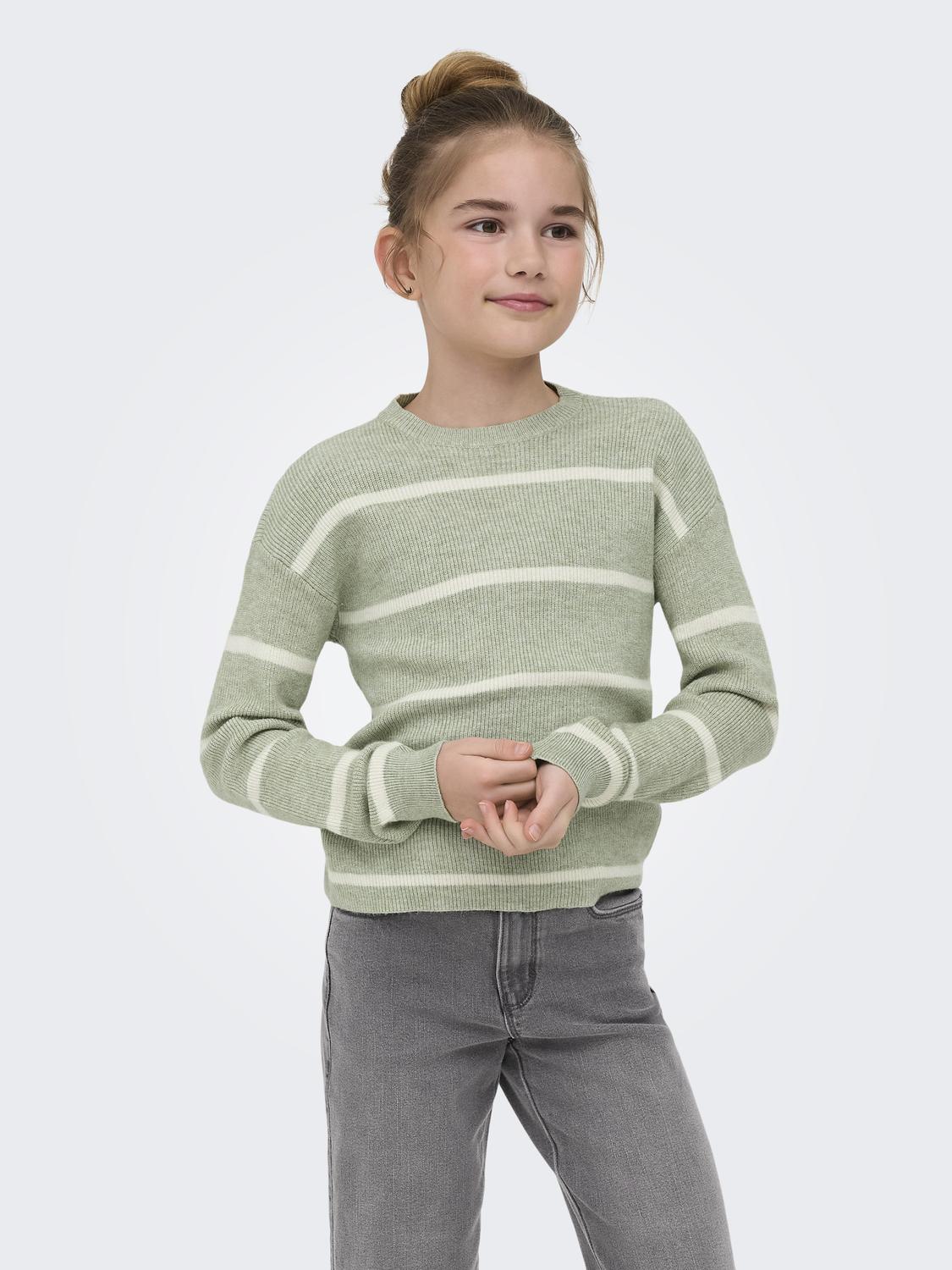 model_shot-front